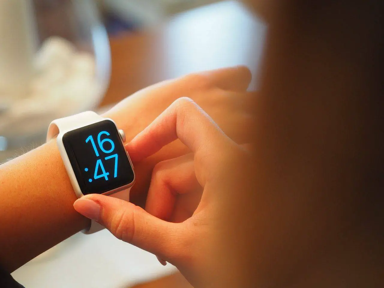 What is smartwatch and what can it do