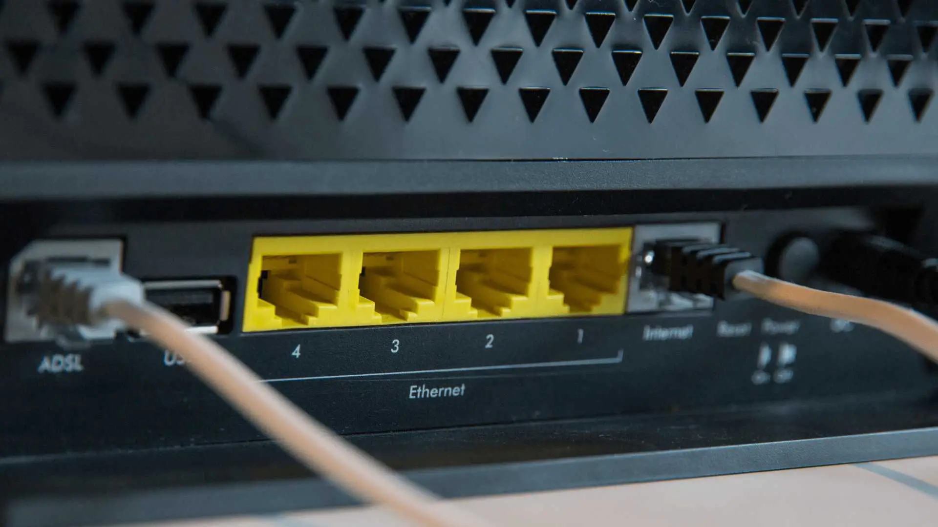 What's The Difference Between AC1200, AC1750 and AC1900: Router AC Meaning Explained